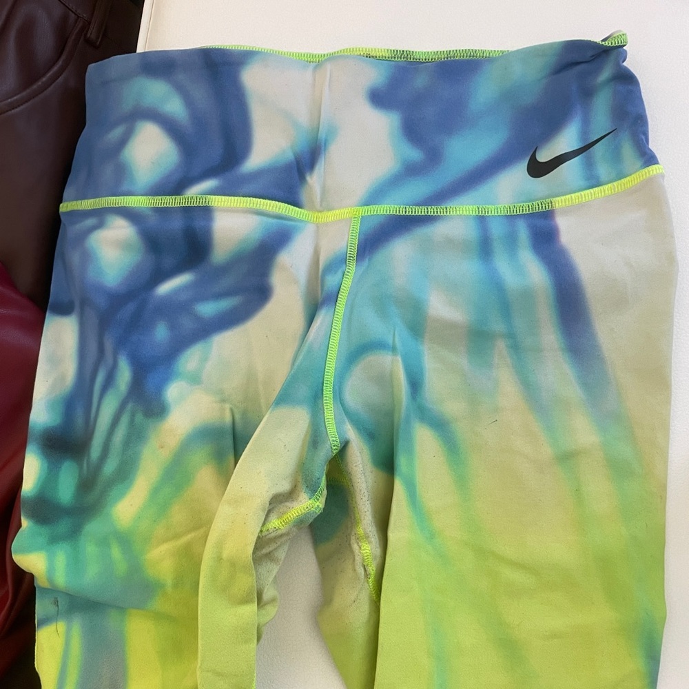 Nike tiedye leggings